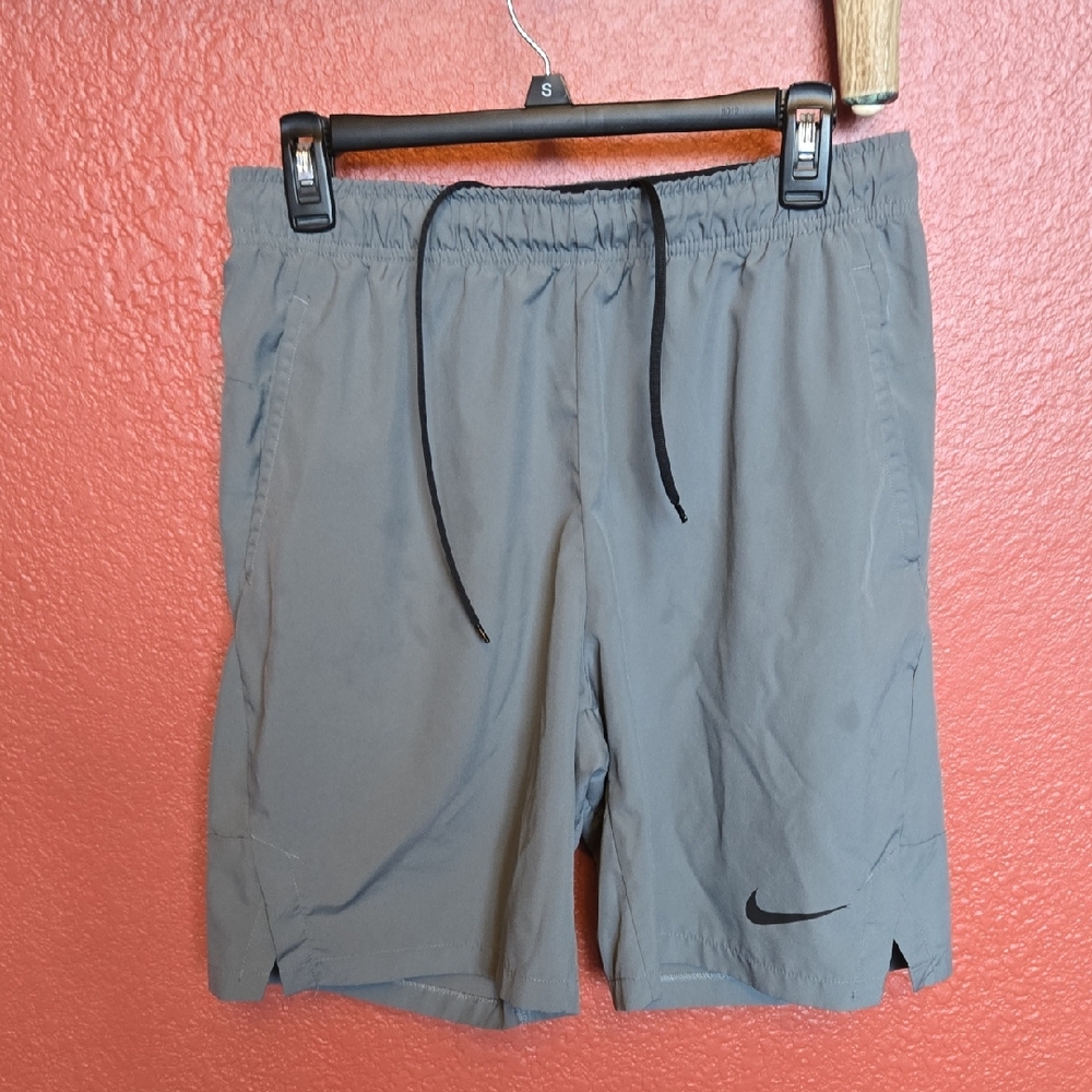 (4) Nike Men's Athletic Shorts (LOT OF 4)